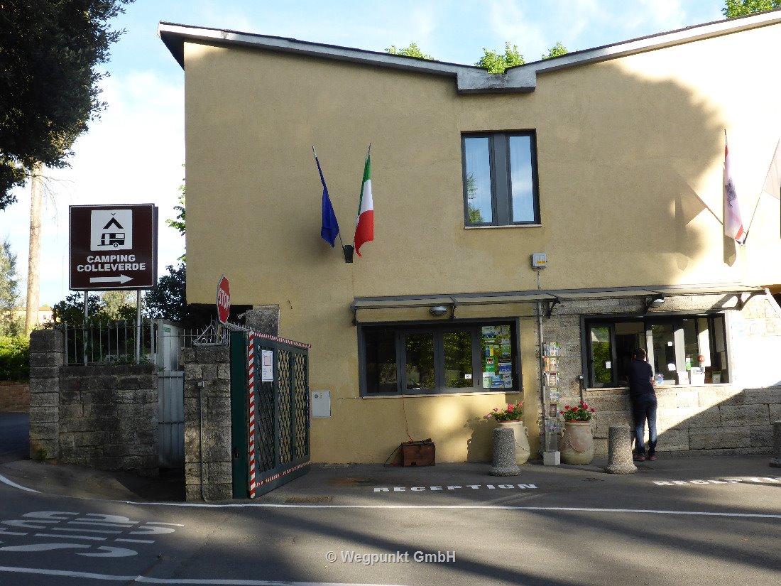 Einfahrt und Reception